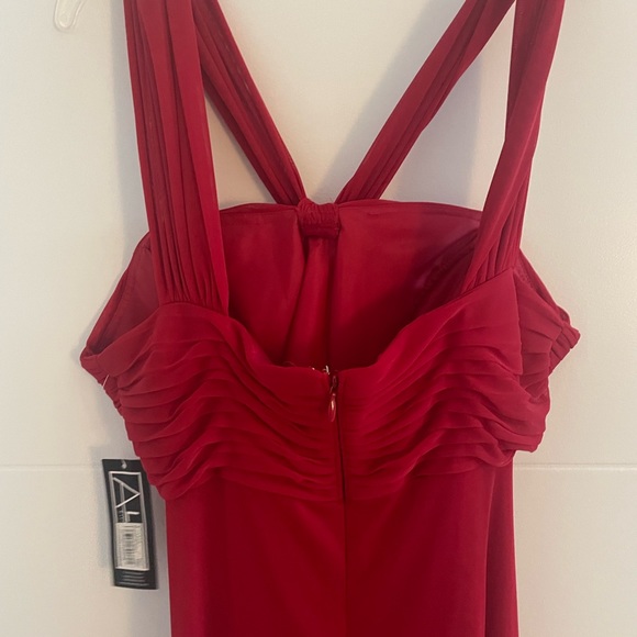 Red evening gown - Picture 3 of 6